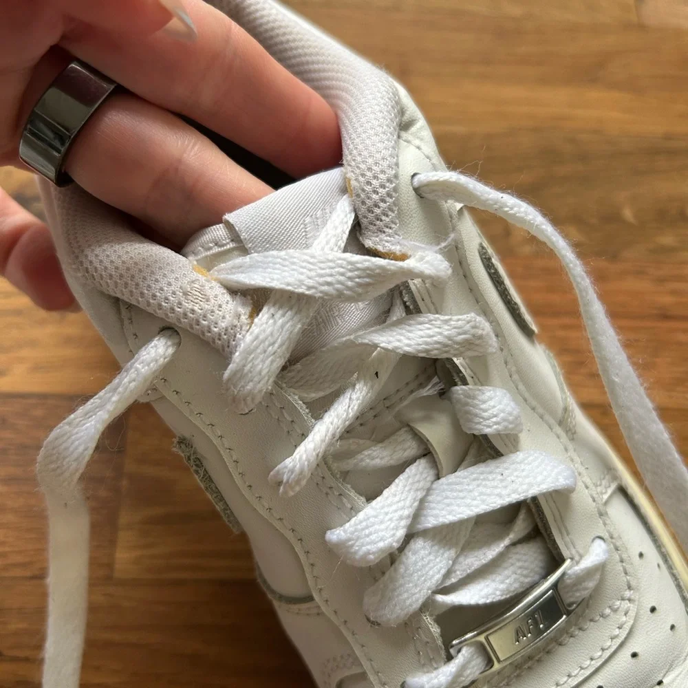 Nike Air Force 1 Low White Sneakers Youth Size 4.5 - Picture 6 of 9